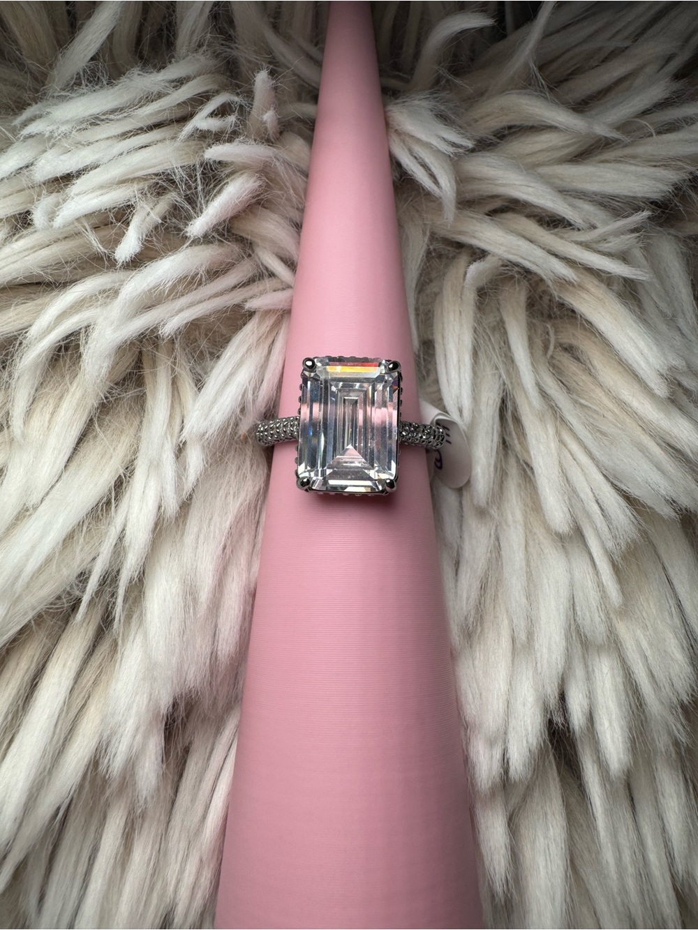 Stunning ring